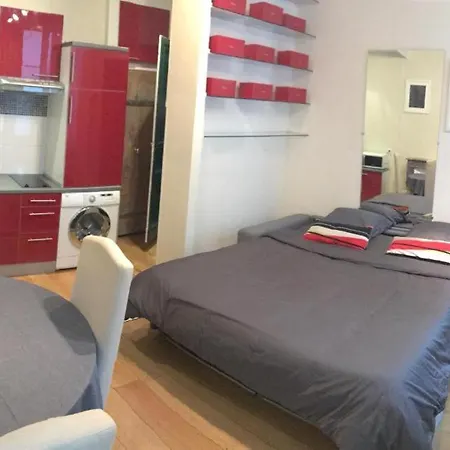 Appartamento Center Saintgermainsdespres Parigi